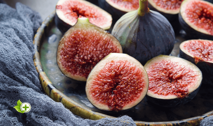 Fig in a post about red fruits 